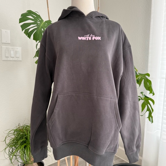 White Fox With Love In The Moment Oversized Hoodie Charcoal M/L

PTP: 25” - Picture 10 of 10